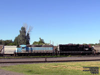 CMQ 3817 - GP38-3 and CEFX 3029 - GP38-3